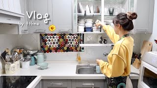 Korean housewife Vlog whose hobby is cooking and crochet.