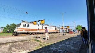 HIGH SPEED BRUTAL OVERTAKE 😱 WAP-5 Agnibina Express Humiliates Local Train - Indian Railways