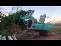 รถแม็คโคร kobelco sk200 6 ล้มต้นไม้ใหญ่ จะออกยากอีกไหมมาดูกัน