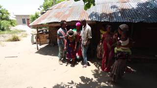 Toroka Uje Group - Mama Ni Mama - The Singing Wells Project