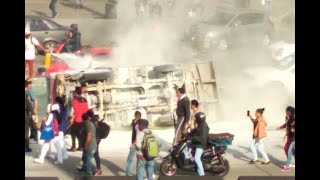 Caos generó camión con desechos que se volcó en Autopista Norte de Bogotá | Noticias Caracol