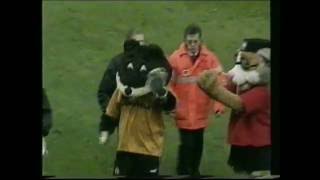 Wolverhampton v Bristol mascots fight