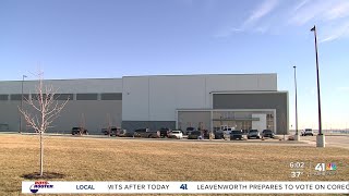 Jackson Co. Chairman: DHS tours Kansas City warehouse for ICE detention center