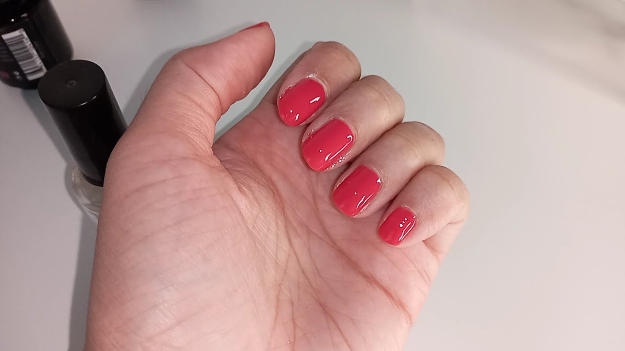 Comment Appliquer Du Vernis Semi-permanent Seule à La Maison (technique ...