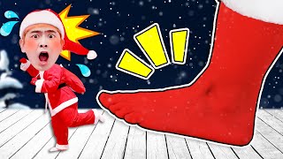 Christmas Santa Claus Giant feet│거대한 크리스마스 산타 발바닥이 강이를 쫓아와요!! 럭키강이 LuckyKangi