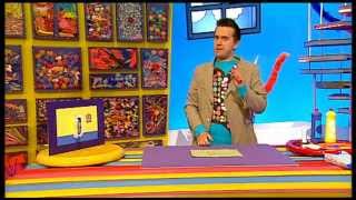 A Scary Surprise Picture! | Mister Maker