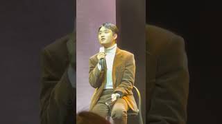 kyungsoo sing at gwanghwamun (kyuhyun) 😍 at birthday party #exol #elf #kyuhyun #kyungsoo