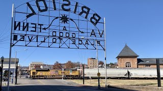 Train Blocks City Street 2 Hours In 2 States! Train Horns, DPU Working \u0026 Local Switcher, Bristol Va.