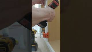 Using pony cabinet claw