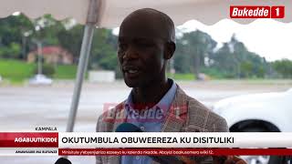 Agabuutikidde:  Okutumbula obuweereza ku zi disitulikiti  Ba Ssentebe baweereddwa emmotoka kapyaata.