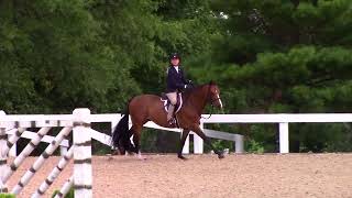 Video of EMC ENTOURAGE ridden by ALEXA LIGNELLI from ShowNet!