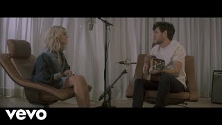 Julia Michaels - What A Time Acoustic Ft Niall Horan