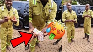 Watch what Jalango gave his workers before going to Naivasha💵😳😳