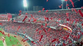 マツダスタジアム　満員のジェット風船でカープの勝利を後押し