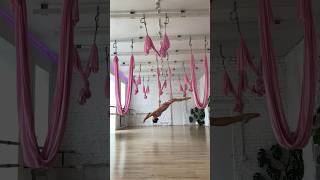 Aerial yoga hammock #aeroyoga #flyyoga #hammock #aerostretching #flexible #shorts