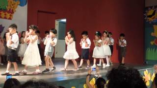 芝蔴村幼兒園畢業典禮，畢業班陶笛演奏。