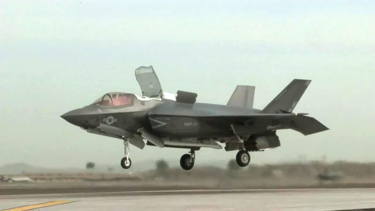 U.S. Marines F-35B Lightning II JSF Short Take Off, Vertical Landing ...