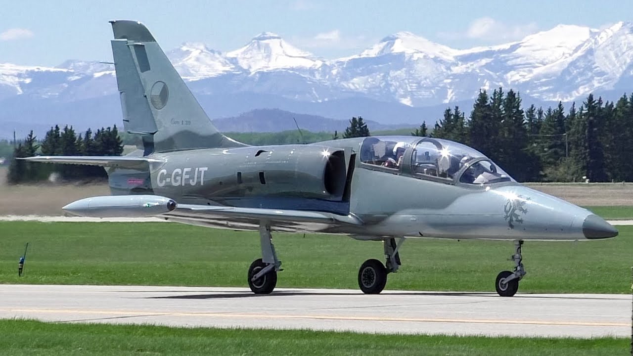 Aero L-39C Albatros Takeoff, Low Pass, And Landing At Calgary ...