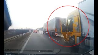Videón, ahogy belerohan egyik kamion a másikba az M0-áson
