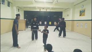 Latihan rutin anak-anak di Padepokan PS TTKDH Pusaka Putra Banten, Jakbar.