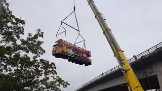 Ein Elefant auf Eis: LKW spektakulär gerettet