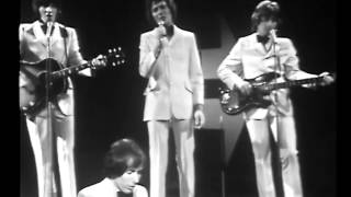 BANDSTAND LIVE IN AUSTRALIA HOLLIES AND HERMAN'S HERMITS 1969/70 Excerpt