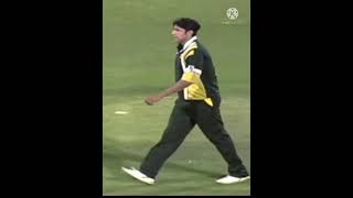 wasim akram great reverse swing bowling