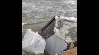 বরফ এর নদী। River of ice