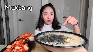 쌀쌀한날 떡국이랑 김치 먹방 Korean Food tteokguk, Spicy Kimchi Mukbang eating show