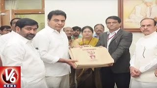 KTR Presents Handloom Clothes To Ministers | Encourages Handloom Textile Sector | V6News