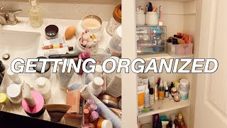 CLEANING AND ORGANIZING MY MAKEUP + SKINCARE COLLECTION!