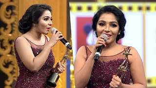 Gorgeous Malayalam Beauty Rajisha Vijayan Dedicates Award To Her Mother