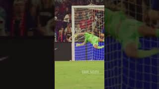 This Save By Alyssa Naeher 😲😲🔥 #shorts #uswnt #soccer