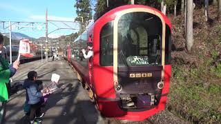 今年も、大糸線活性化のため糸魚川駅からやって来て、南小谷駅ではHB-E300系「リゾートビューふるさと」と出合った、えちごトキめき鉄道ET122形1000番台「えちごトキめきリゾート雪月花」。