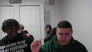 Lacy Smokes 🍃 For The First Time On Stream (Gone Wrong)