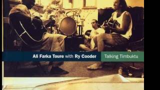 Ali Farka Toure \u0026 Ry Cooder - Talking Timbuktu - 10 - Diaraby