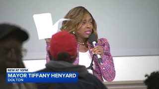 Dolton Mayor Tiffany Henyard booed out of board meeting after making late appearance