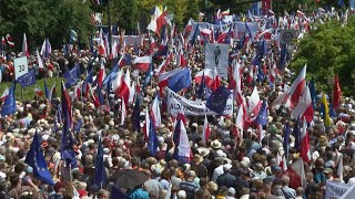 Half a million Poles turn out for massive anti-government demonstration in Warsaw | AFP