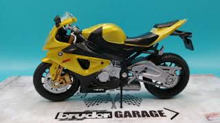 BMW S 1000 RR model 2011 made by Welly in scale 1:18 diecast motorcycle