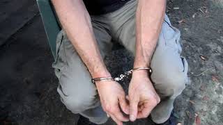 handcuff break