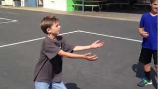 KIDS PLAYING HANDBALL COULD BE A WAY TO FIGHT THE SCHOOL BULLY