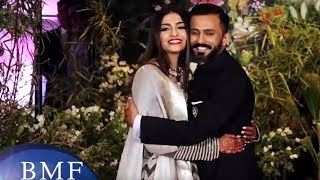 Sonam Kapoor Cosy Moments With Husband Anand Ahuja At Wedding  Reception
