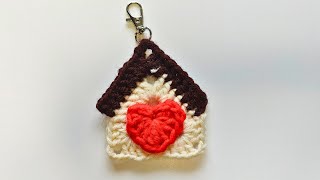 Crochet keychain : House