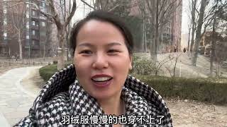 远嫁在外的姑娘收到娘家嫂子寄来的快递，打开一看可把婆婆乐坏了