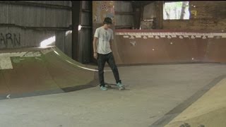Pushing & Turning a Skateboard : Skateboarding