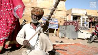 Indian Ravanhatta Street Musician in Jaisalmer (Rajasthan, India)