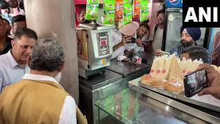 #WATCH | Haryana Minister Anil Vij Takes Action Against Shopkeepers At Ambala Cantt Bus Stand.