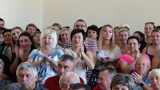 Скандальна сесія: чому міському голові Коростишева на вулиці підготували смітник