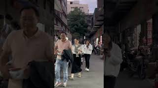 中國武漢街景Street scene in Wuhan，China#武漢#Wuhan#中國 #China#中國街景 #街拍 #street