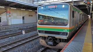 E231系1000番台ヤマU523編成が普通宇都宮行きとして大宮駅11番線から発車するシーン（2538Y）2024.12.16